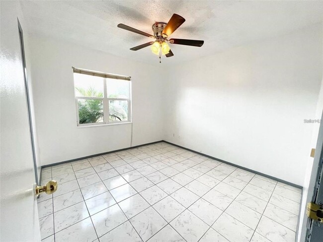 Building Photo - 6920 Edgefield Ln