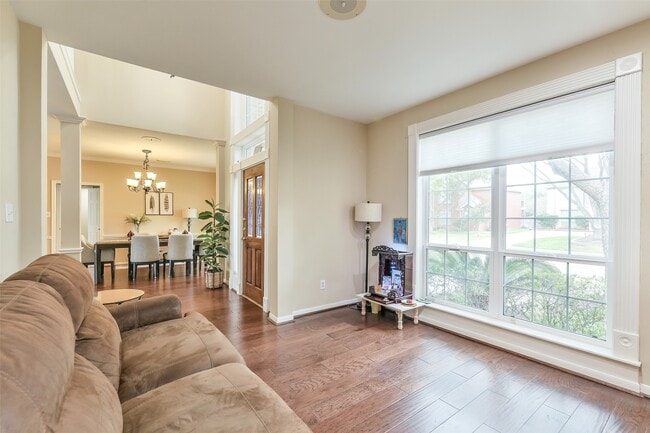 Building Photo - 3234 Shadowleaf Dr