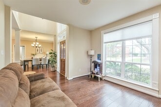 Building Photo - 3234 Shadowleaf Dr