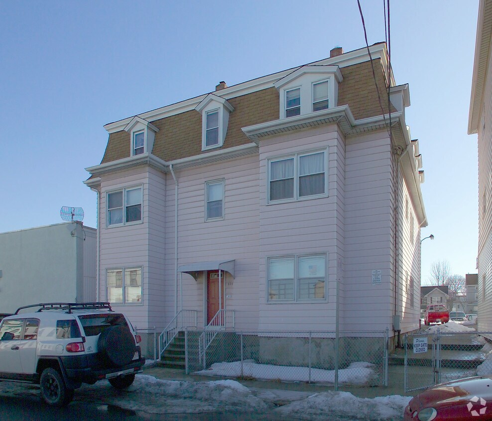Building Photo - 424-436 3rd St
