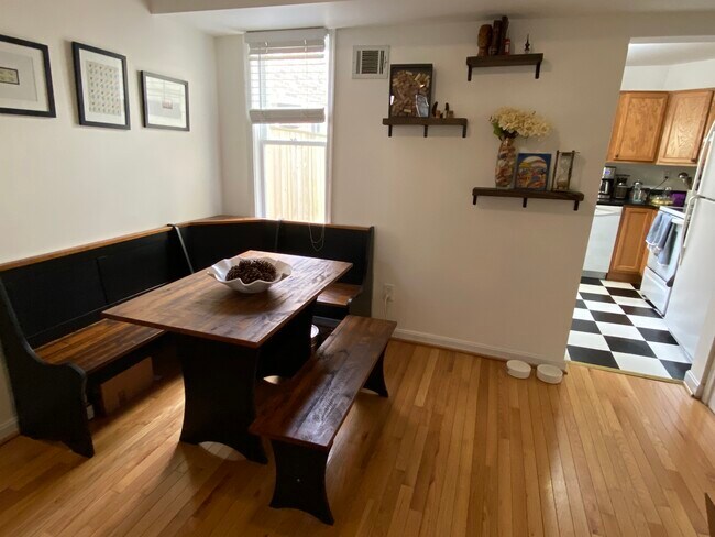 Building Photo - 1119 Prince St