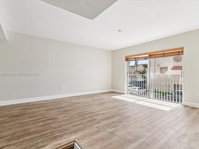 Foto del edificio - 390 NW 86th Pl