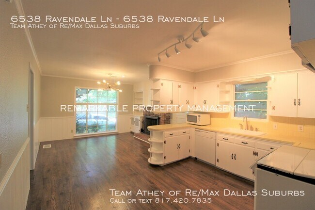 Building Photo - Cute duplex in great location!