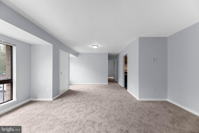 Building Photo - 8867 Roll Right Ct