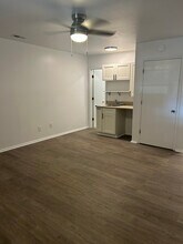 Building Photo - 663 N Main St