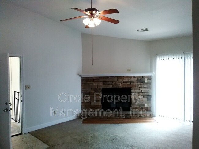 Foto del edificio - 2021 Highridge Dr SW