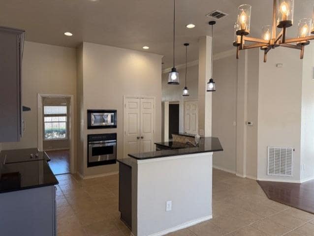 Building Photo - 600 Bel Air Dr