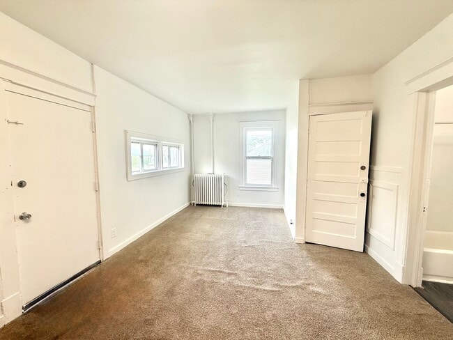 Building Photo - 374 3rd Ave