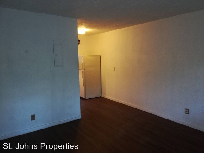 Building Photo - 1667 Ryar Rd