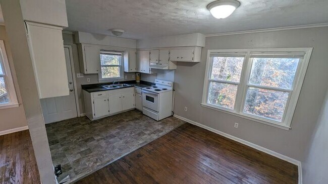 Foto del edificio - 407 Yardley Ct