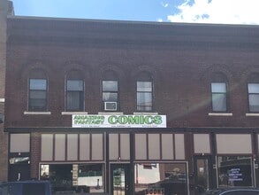 Building Photo - 111 E 9th St