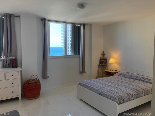 Building Photo - 2 br, 2 bath  - Florida Tower Condo