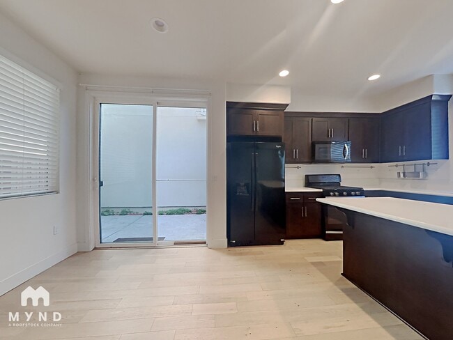 Foto del edificio - 37768 Latitudes Ln