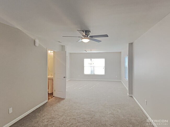 Foto del edificio - 1081 Hidden Meadow Rd