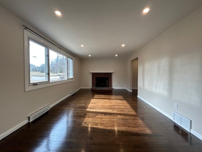 Foto del edificio - 201 Gorwin Dr