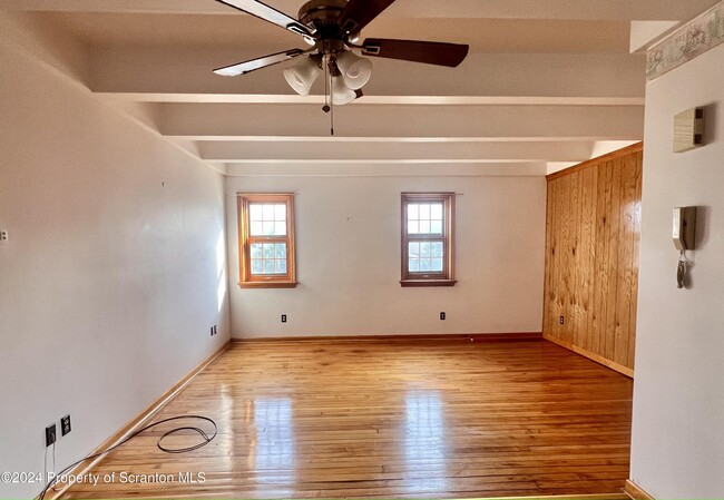Foto del edificio - 1207 S Webster Ave