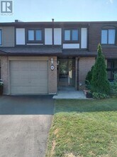 Building Photo - 43 Greenwich Cir