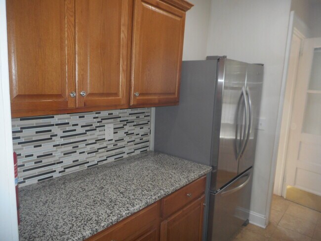Building Photo - 609 Pascack Rd