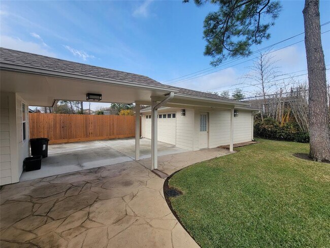 Foto del edificio - 10630 Inwood Dr