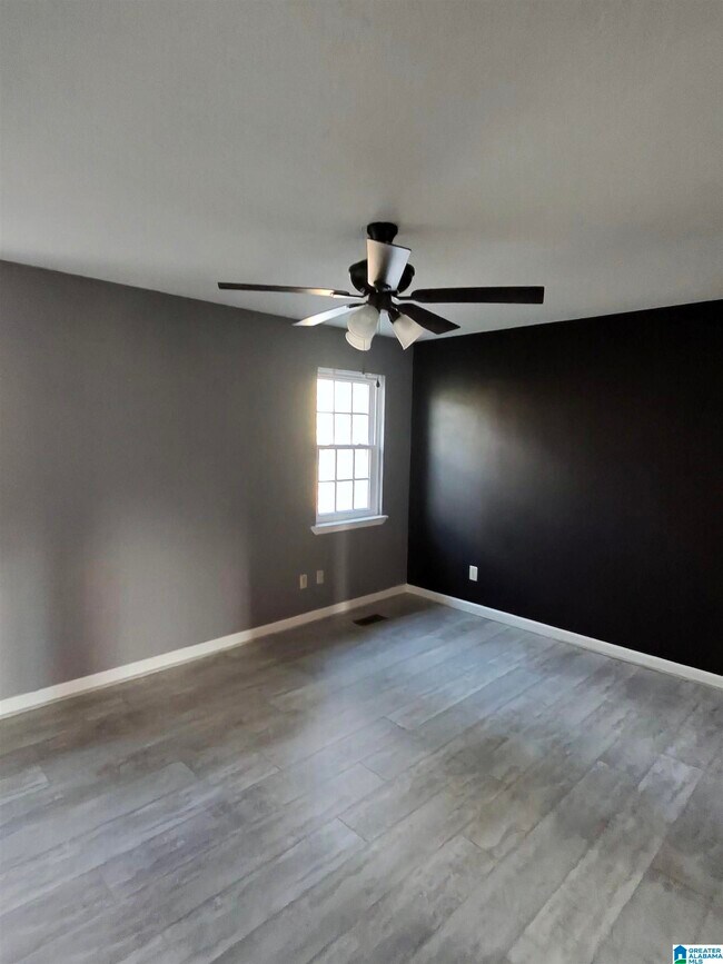 Foto del edificio - 716 Jamestown Ln