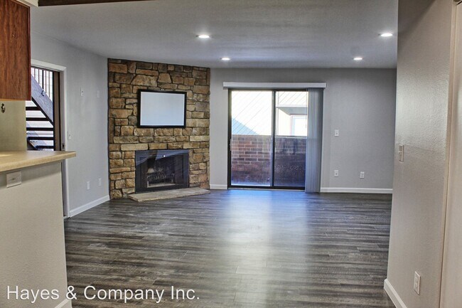Building Photo - 12083 E Harvard Ave