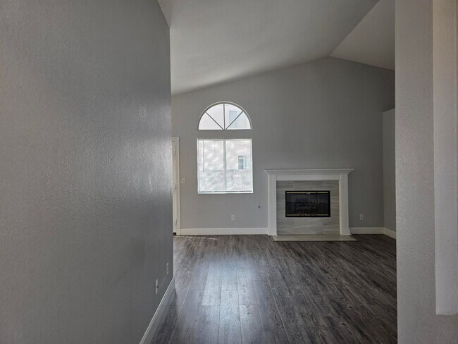 Foto del edificio - Coming Soon. 2 bedroom 2 bath single story home!!!