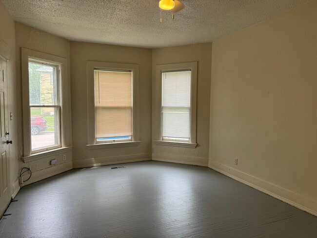 Foto del edificio - 1421 Grand Ave