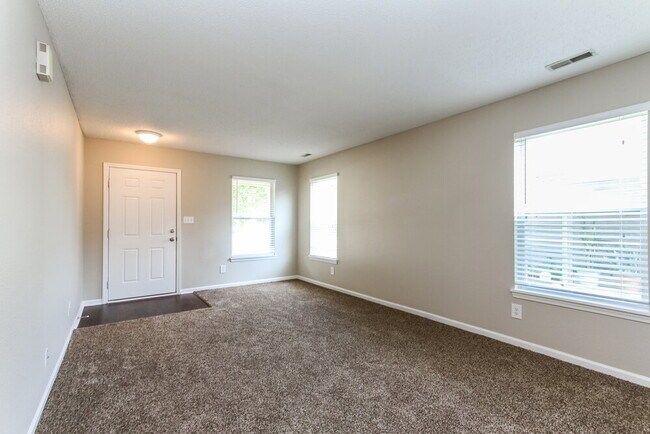 Foto del edificio - 3348 Blue Ash Ln