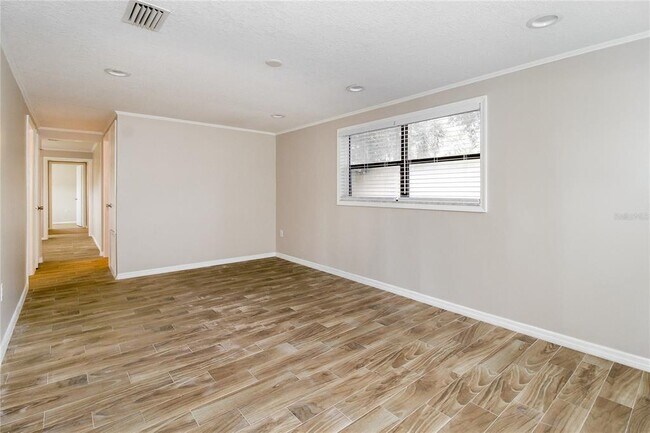 Foto del edificio - 243 Acorn Dr