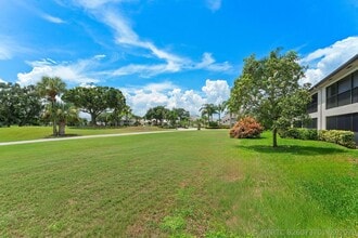 Building Photo - 1502 Pinecrest Cir