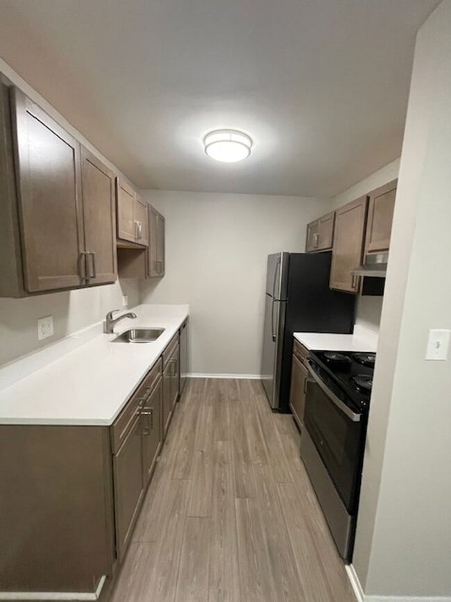 Interior Photo - 333 Marshall Apartments