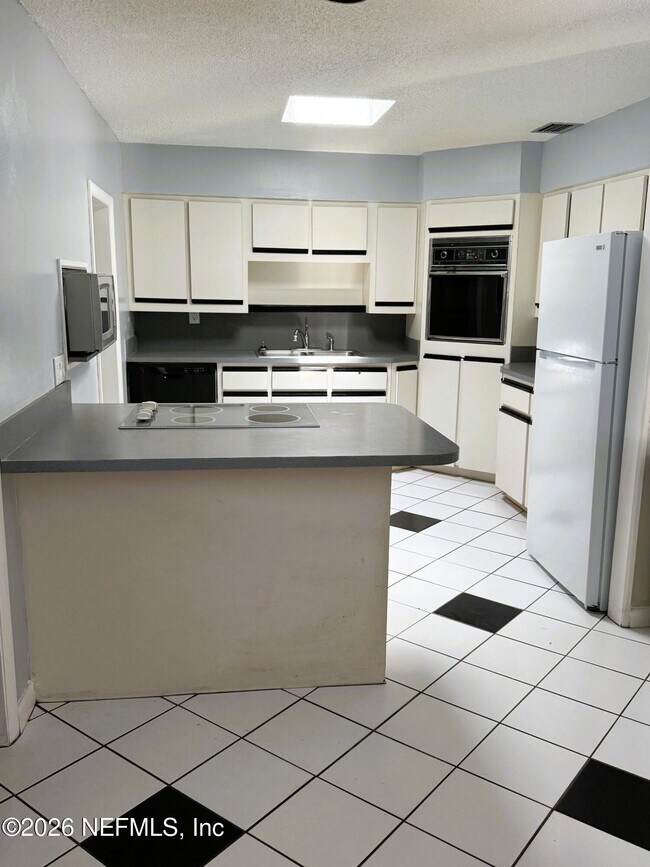 Foto del edificio - 5410 Manfields Pl