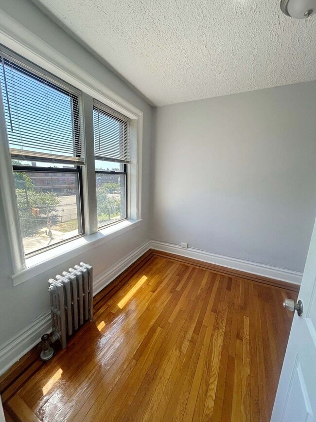 Interior Photo - 1111 - Trefoil Manor