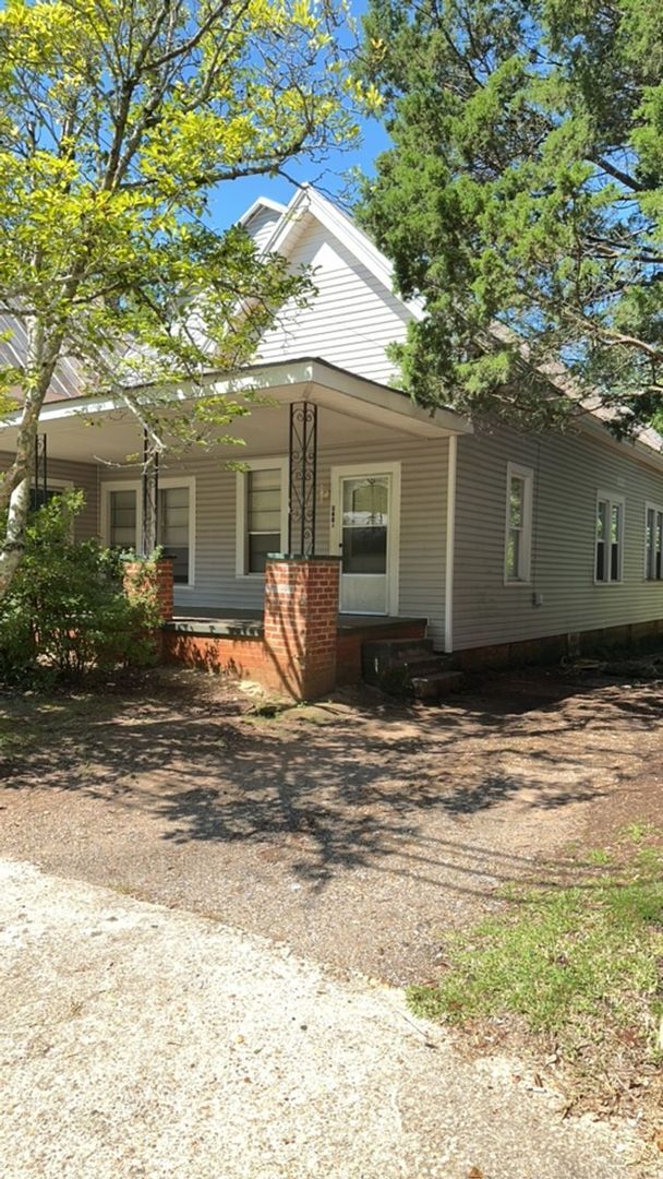 Building Photo - 340 Hickory St
