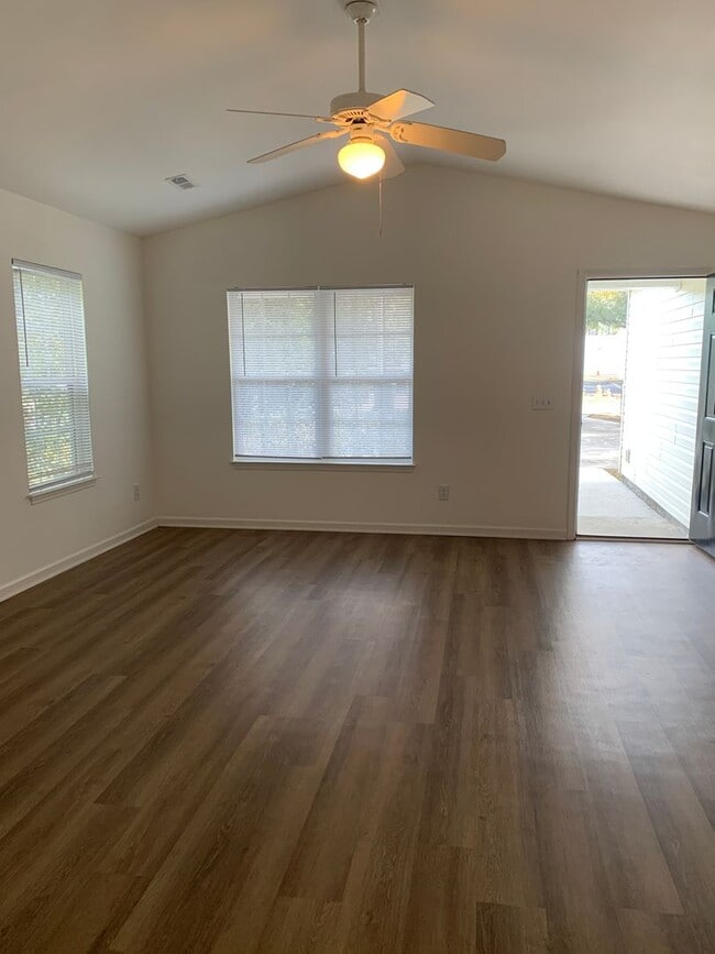 Photo - 3 Bedroom, 2 Bath House Available 1/15/2026