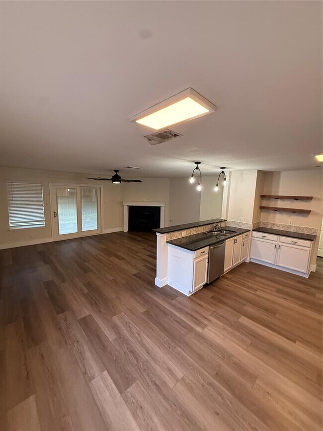 Foto del edificio - 108 Presidio Dr