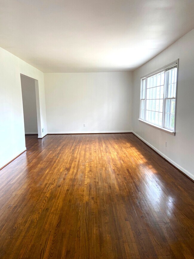 Foto del edificio - 1826 Eastridge Dr