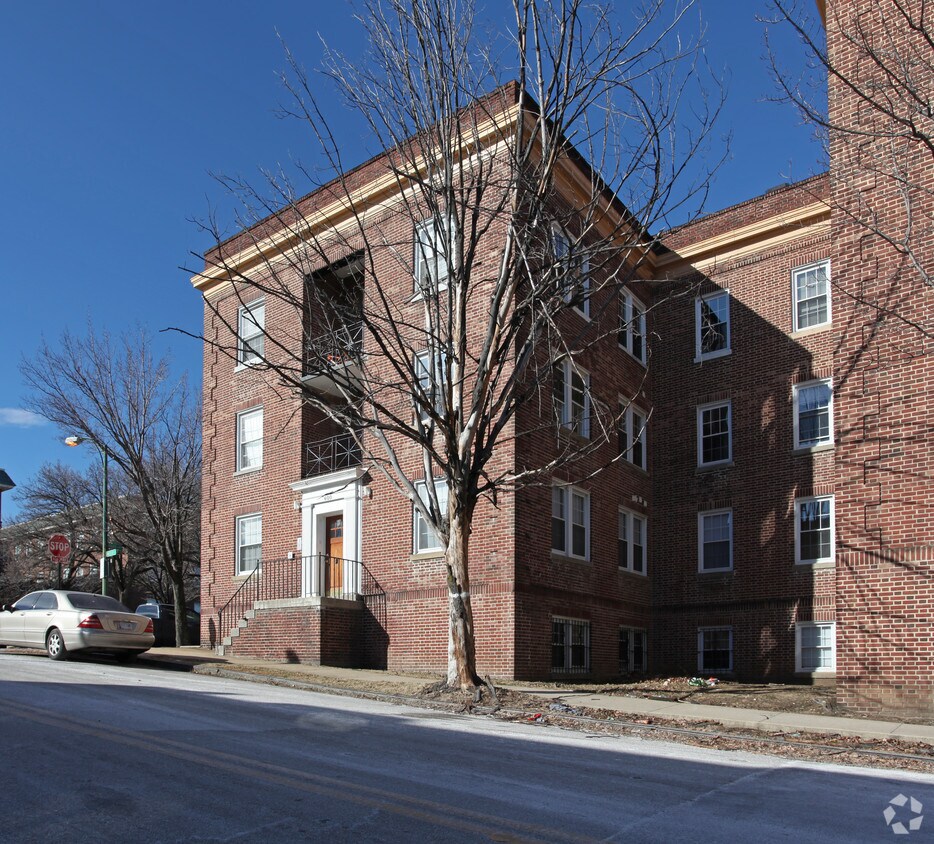 Building Photo - Sylcrest Apartments