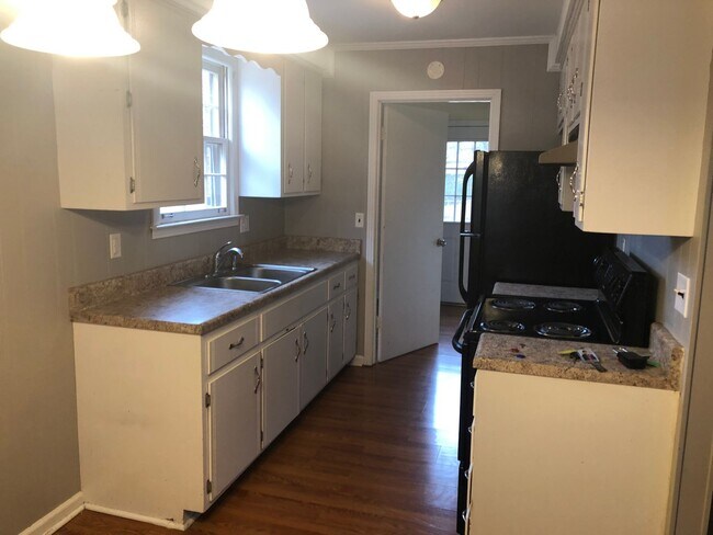 Foto del edificio - 3 Bedroom Home For Rent Near Post!