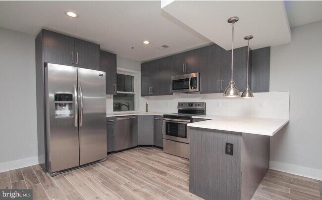 Foto del edificio - 2562 Frankford Ave
