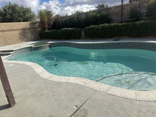 Building Photo - 6 br, 3.5 bath House - 3816 Nolina Circle
