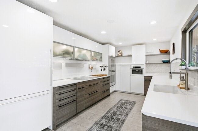 Foto del edificio - 1521 Genesee Ridge Rd