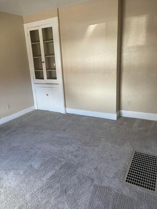 Photo - 13th Ave Apartment