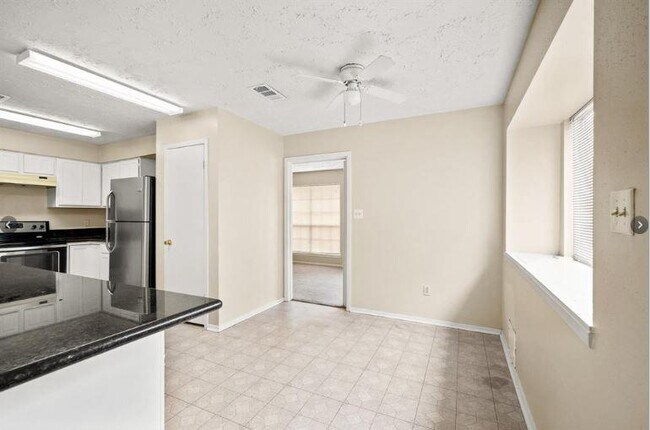 Foto del edificio - 13610 Pecan Oak Dr
