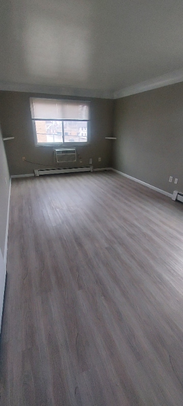 Foto del edificio - 10505 Fidelity Ave