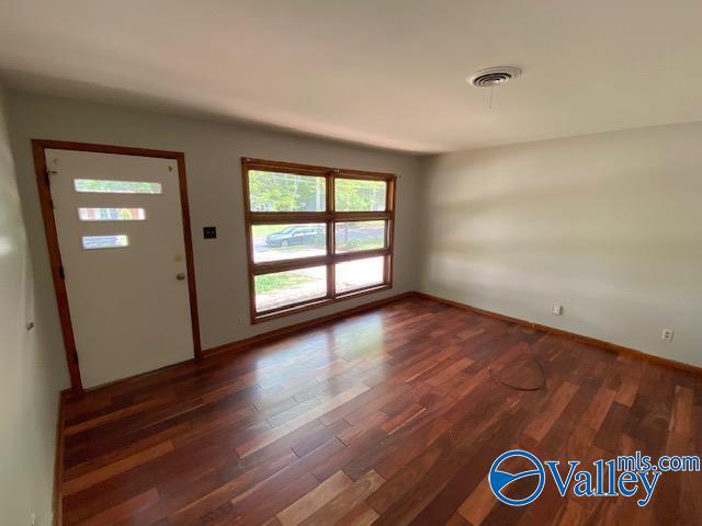 Foto del edificio - 619 Kennan Rd NW