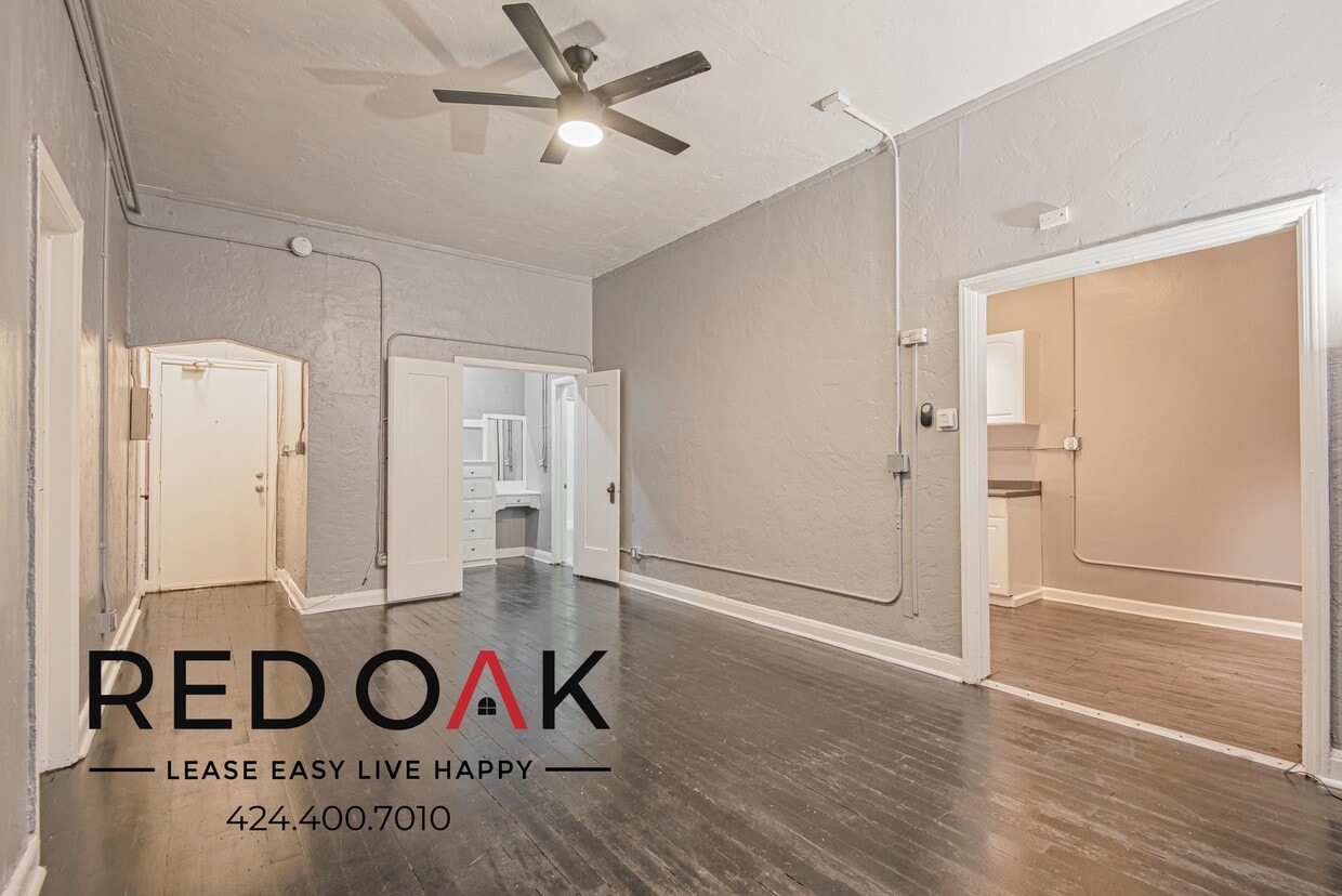 Foto principal - 854 S Oxford Ave