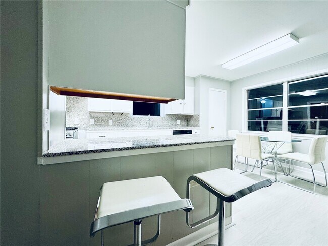 Foto del edificio - 6410 Neff St