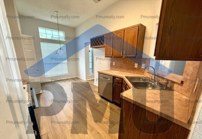Foto del edificio - COMING SOON! Roomy 3BR 2BA home with large...