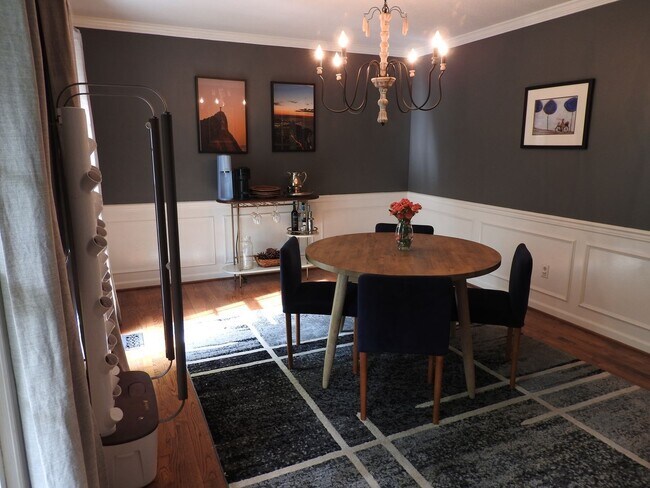 Foto del edificio - 804 Tulip Poplar Dr